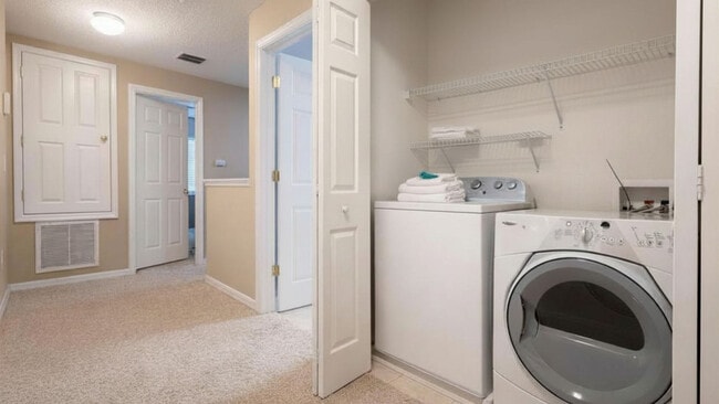 Building Photo - 3087 Seaview Castle Dr