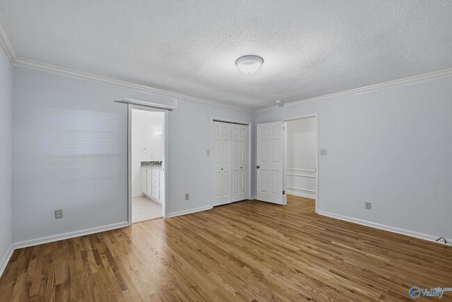 Building Photo - 815 Baylor Dr SE