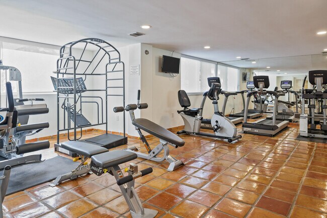 Building Photo - 170 N Ocean Blvd