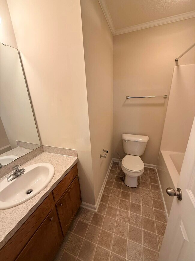 Building Photo - 1217 Cross Creek Cir