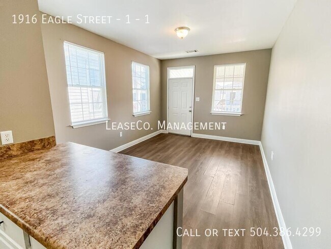 Building Photo - 1916 Eagle St