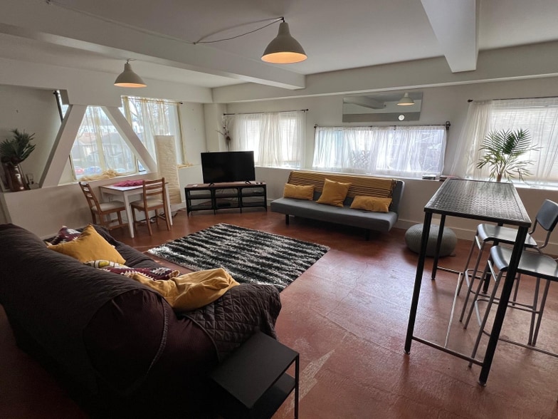 Building Photo - 333 2nd St SE