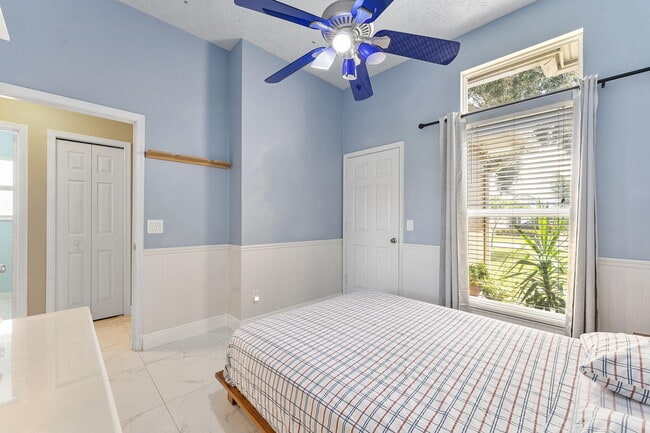 Building Photo - 1622 SW Realty St