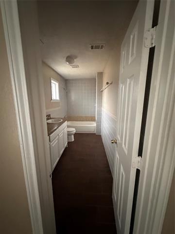 Building Photo - 1208 W Hall St