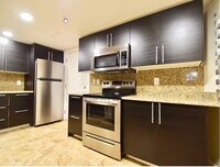 Building Photo - 73 Thatcher St