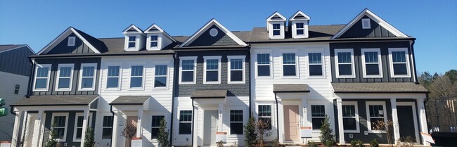 Primary Photo - One year new townhome minutes from shoppin...