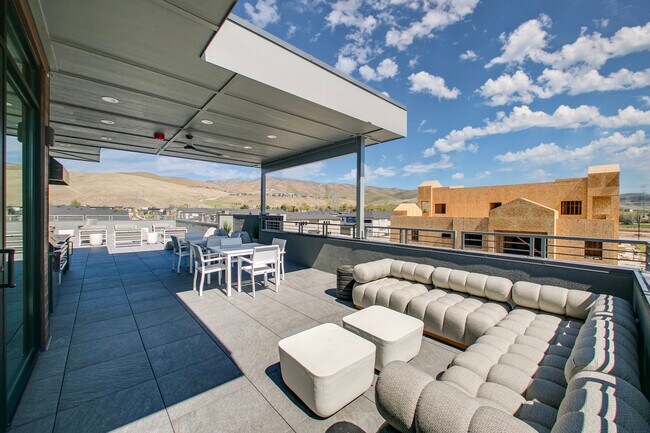 Building Photo - 4340 E Haystack St