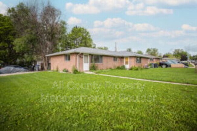 Building Photo - 1523 Lashley St