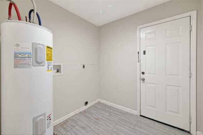 Building Photo - 17010 Bentana Ct