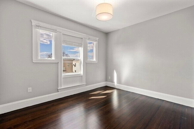 Building Photo - 101 Draper St