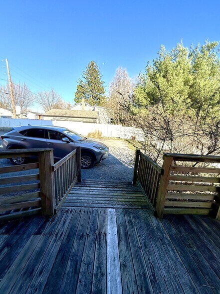 Entry off the parking lot - 628 W Market St