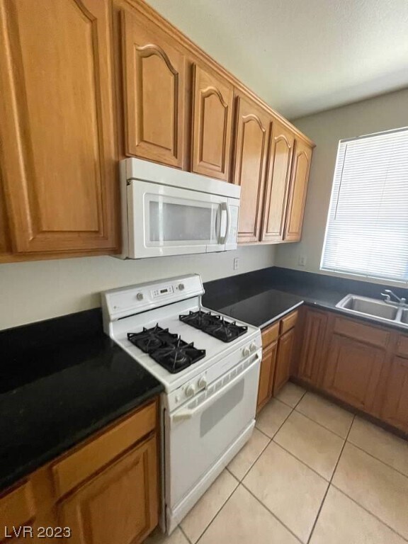 Building Photo - 5738 Bear Springs St