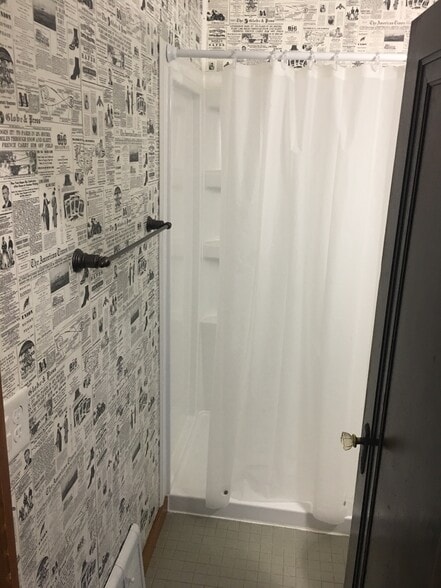 Building Photo - 1136 S Wolf Lake Rd