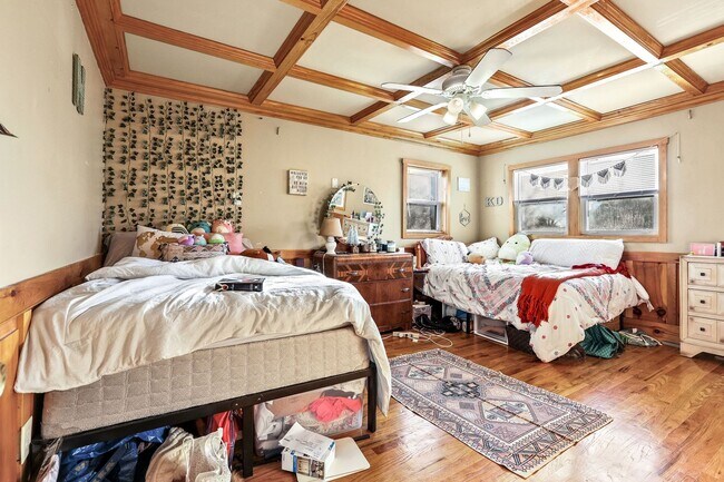 Building Photo - Spacious 7-Bedroom Home with Chalet Interior & Ample Parking – Ewing, NJ