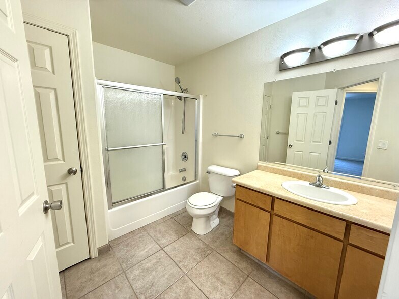 Upstairs hallway bathroom - 326 15th St
