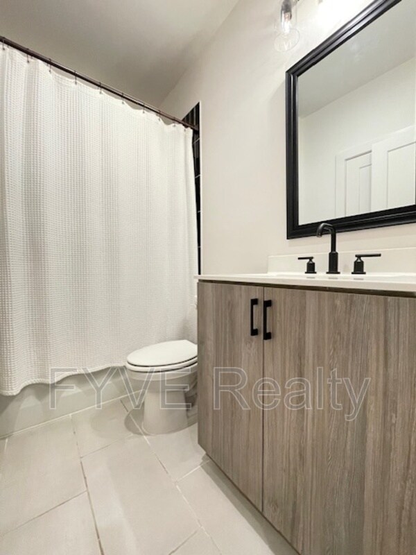 Building Photo - 194 Chestnut Cir