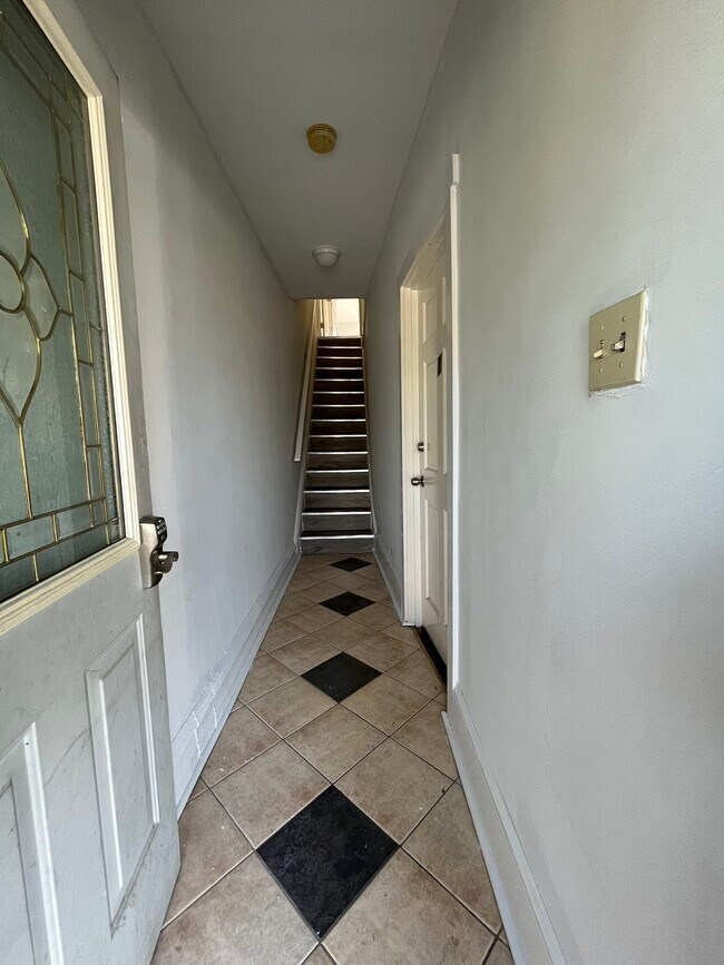 Entrance to Apartment - 332 Franklin St