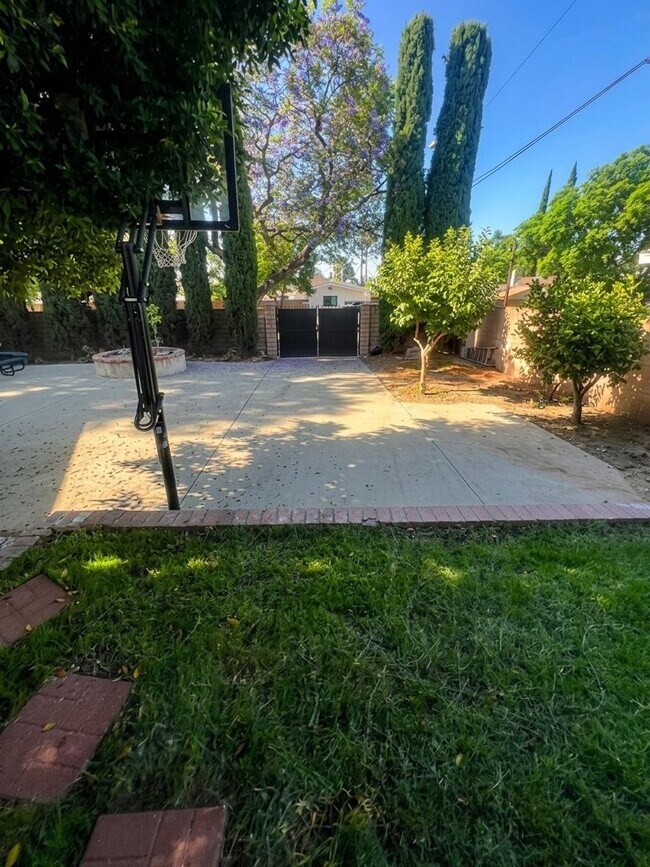 Building Photo - Brand New 2-Story Detached ADU in Granada Hills with Solar!