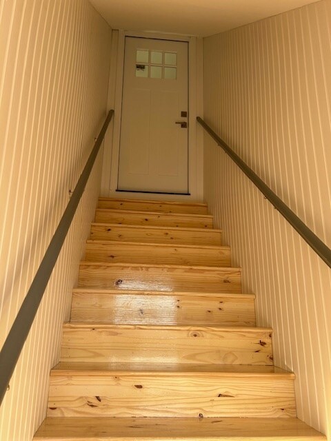 entrance - 1169 Essex Rd