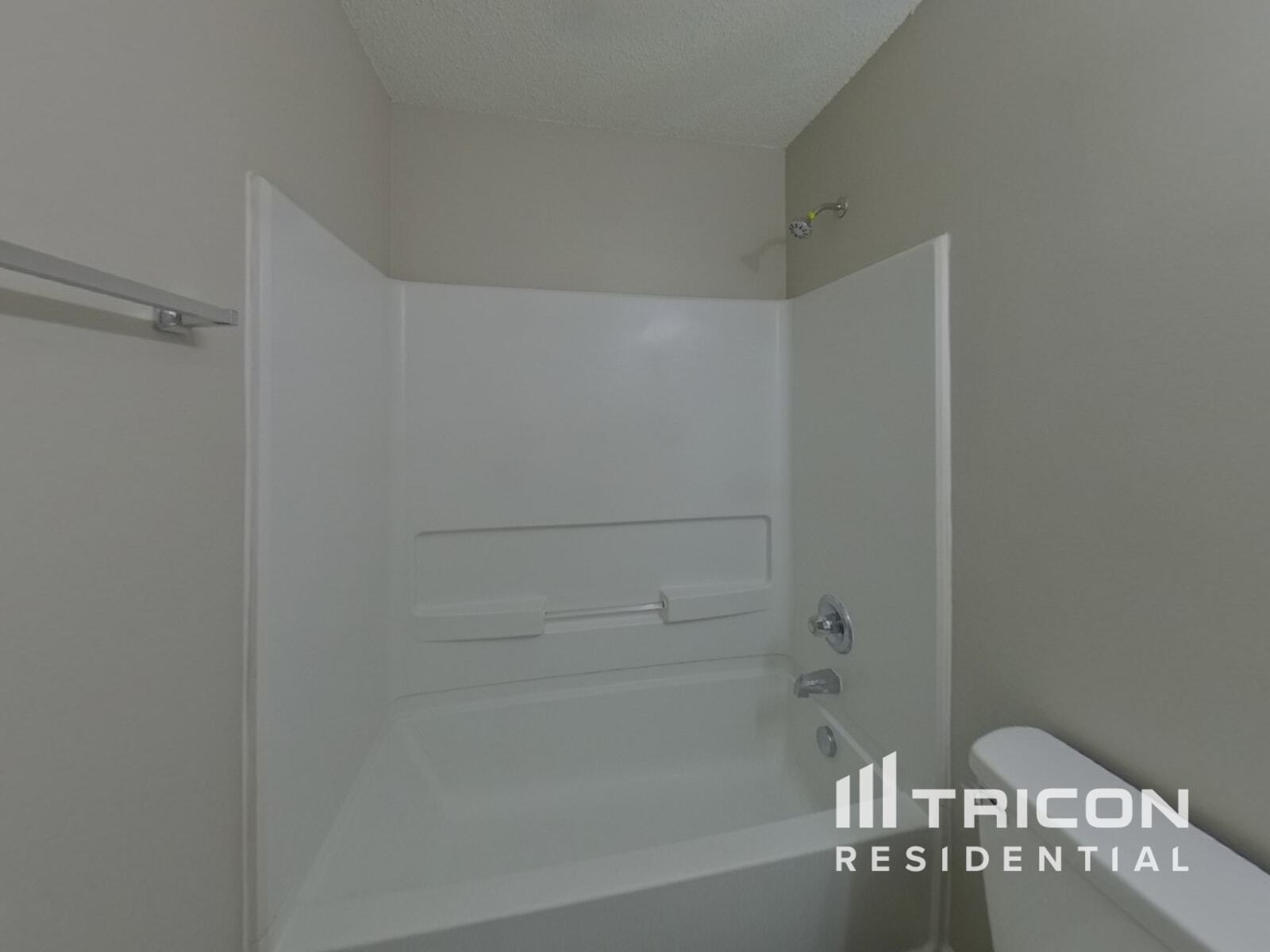 Building Photo - 741 Elderberry Ln