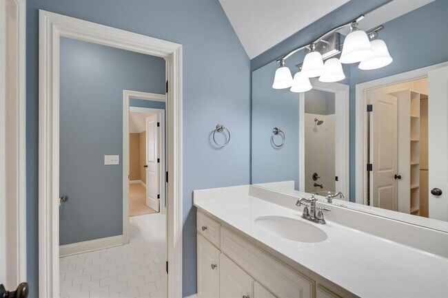 Building Photo - 6597 Heronswood Cove