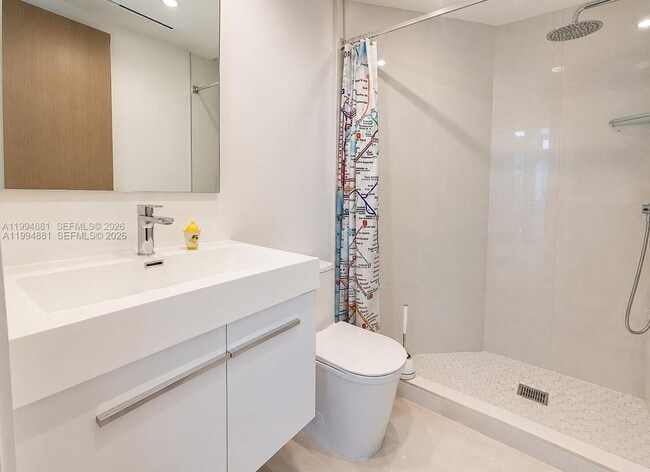 Building Photo - 17555 Collins Ave