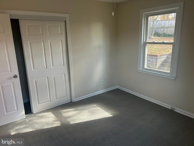 Building Photo - 3013 Nash Pl SE