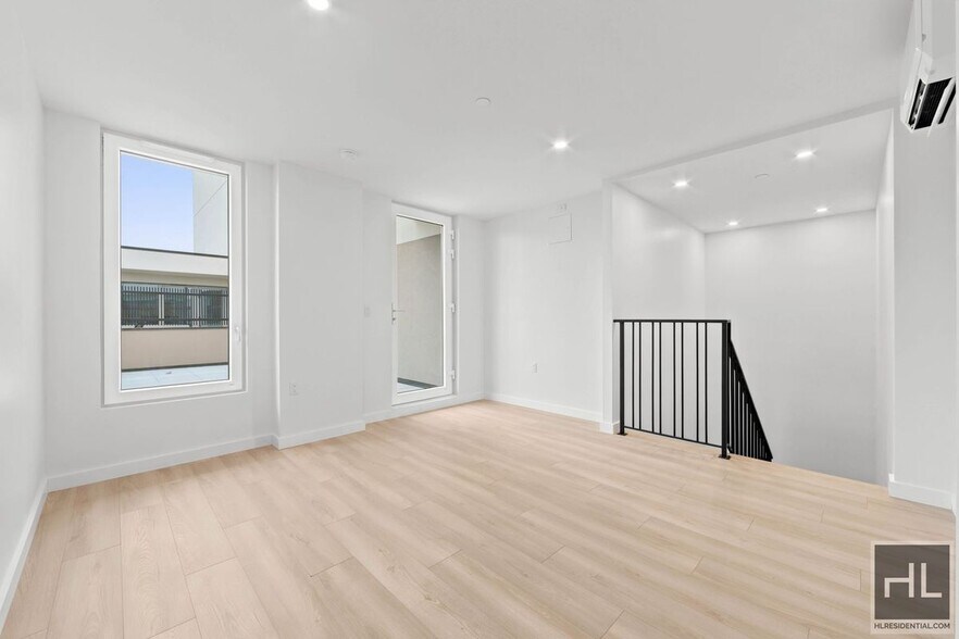 Building Photo - Luxury 3BR with Loft, Two Terraces & In-Unit W/D