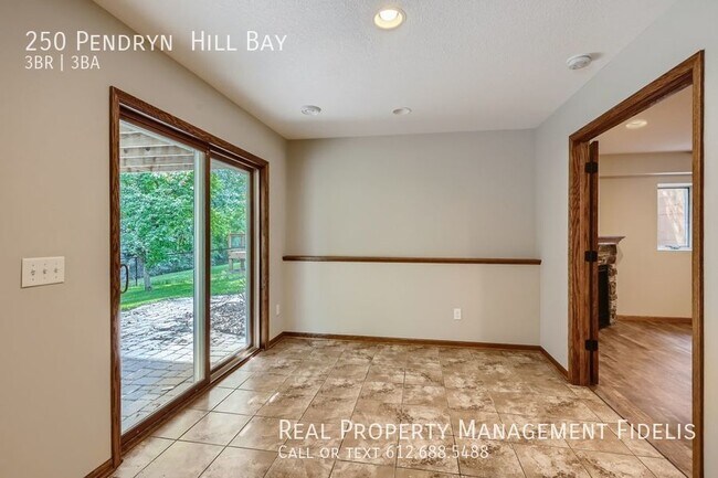 Building Photo - Fantastic 3 Bed, 3 Bath Home in Woodbury. ...