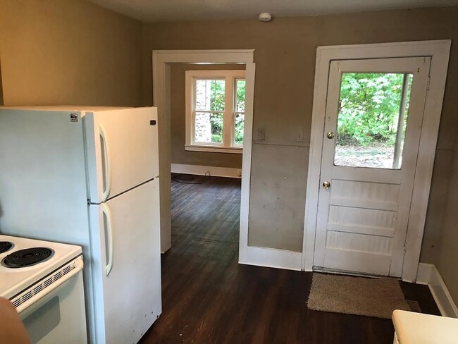 Building Photo - 419 Haynes St