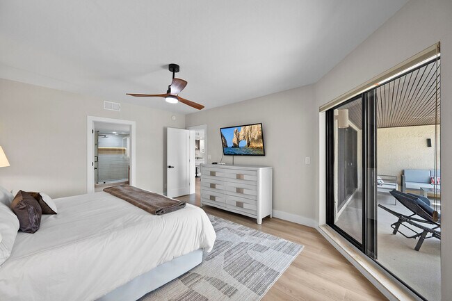 Building Photo - 6360 Pelican Bay Blvd