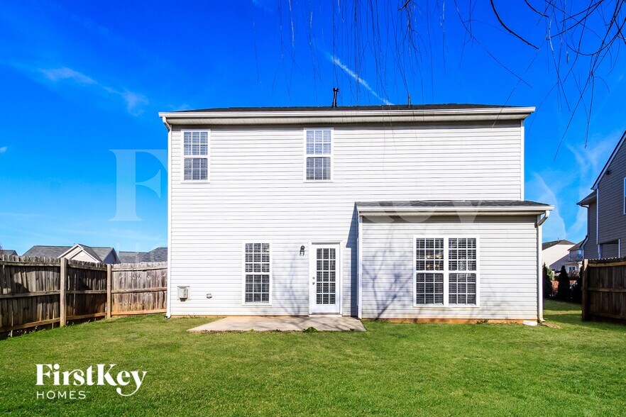 Building Photo - 6720 Winners Dr