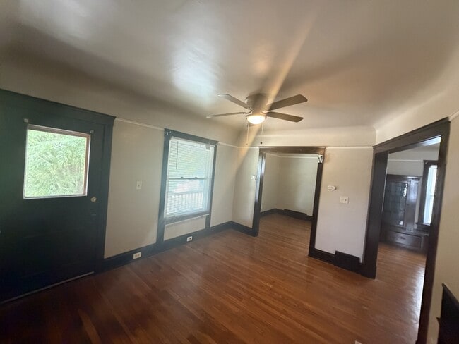 Building Photo - 10324 Bernard Ave