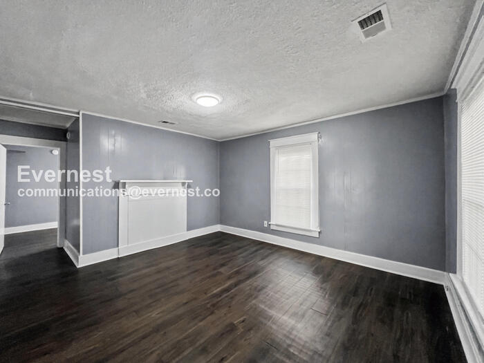 Building Photo - 749 Bey St