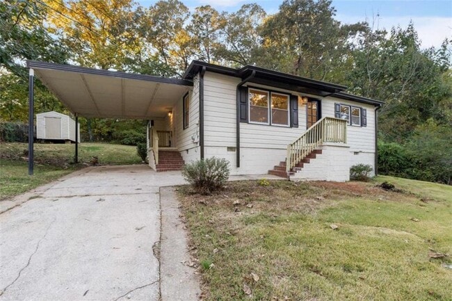 Building Photo - 6048 Blackhawk Trail SE