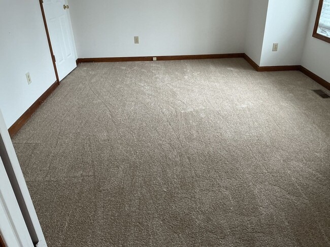 Building Photo - Welcome home!  Sought after Lake of the Woods!