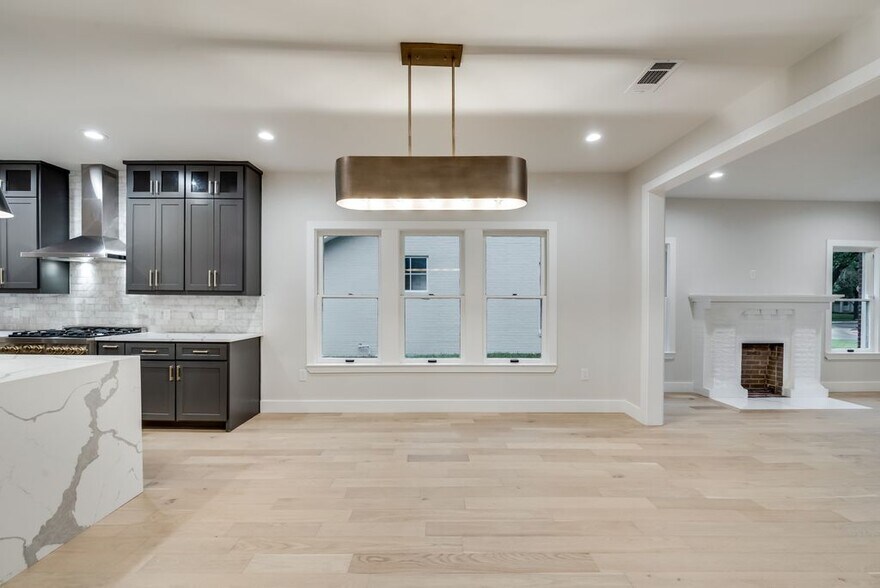 Building Photo - 5406 Vanderbilt Ave