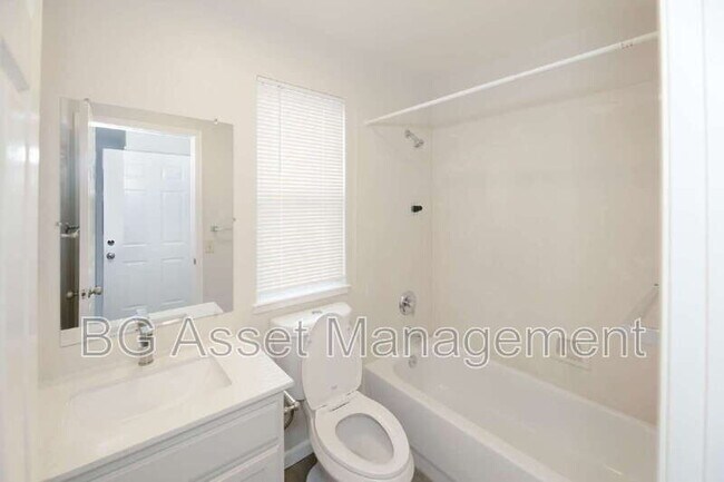 Building Photo - 701 San Pablo Ave