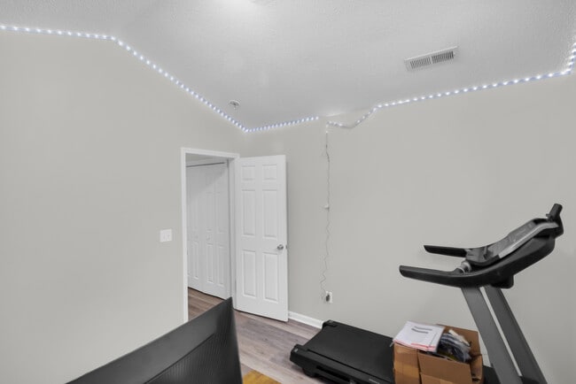 Building Photo - 3825 Elizabeth Ave