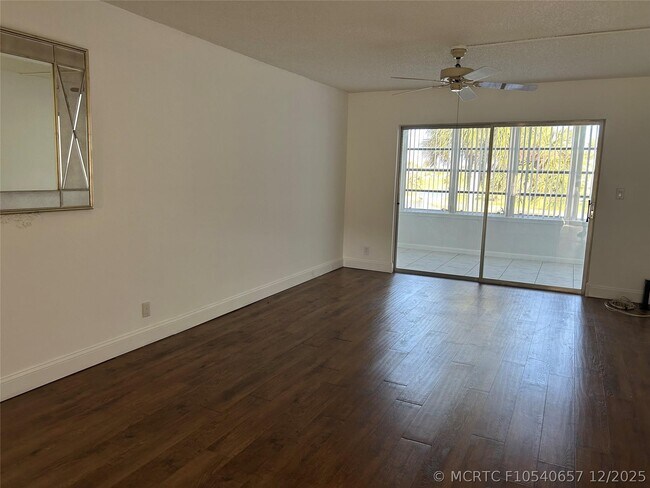 Building Photo - 7807 Golf Cir Dr