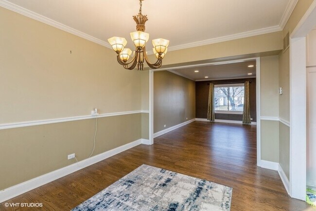 Building Photo - 1304 Leawood Ct