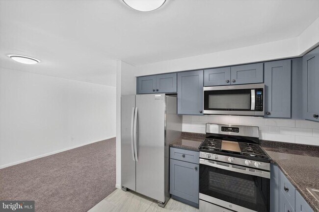 Building Photo - 2261 Strahle St