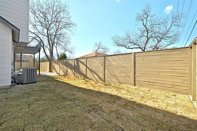 Building Photo - 8428 Hathaway Dr