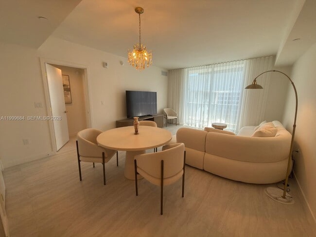 Building Photo - 77 SE 5th St