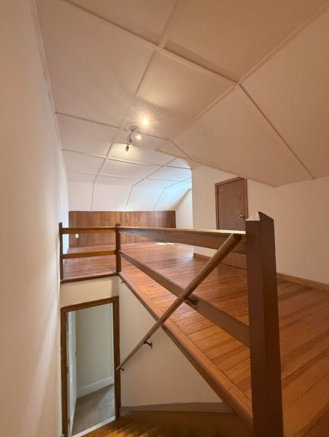 Building Photo - 405 Maple Ave