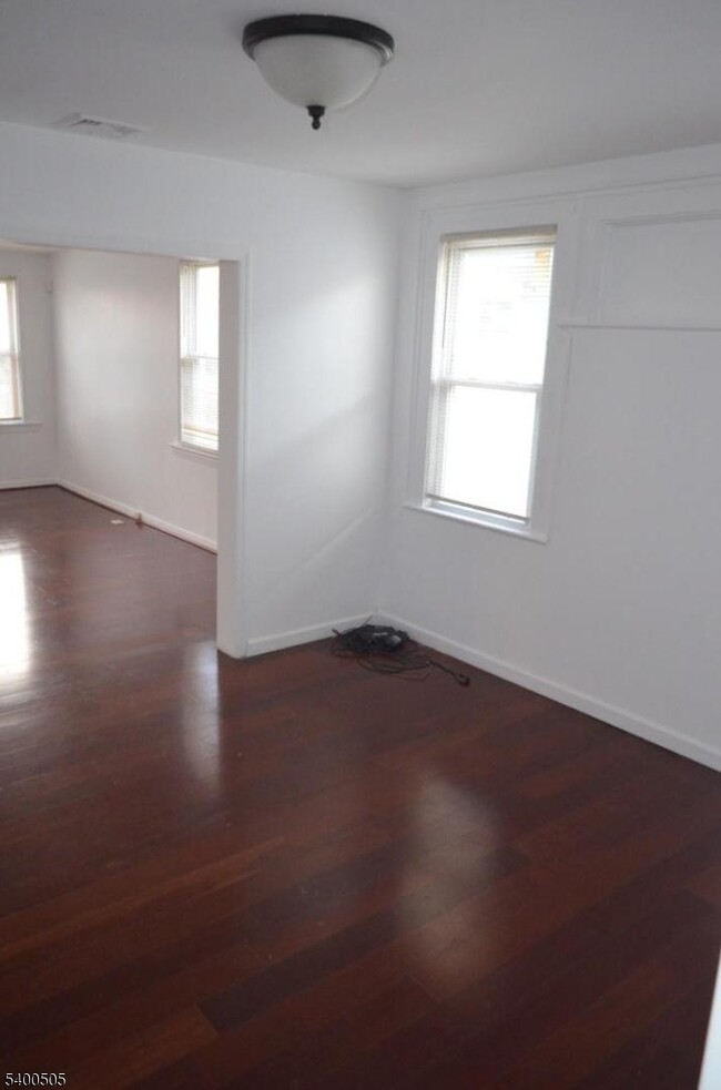 Building Photo - 14 Fremont St