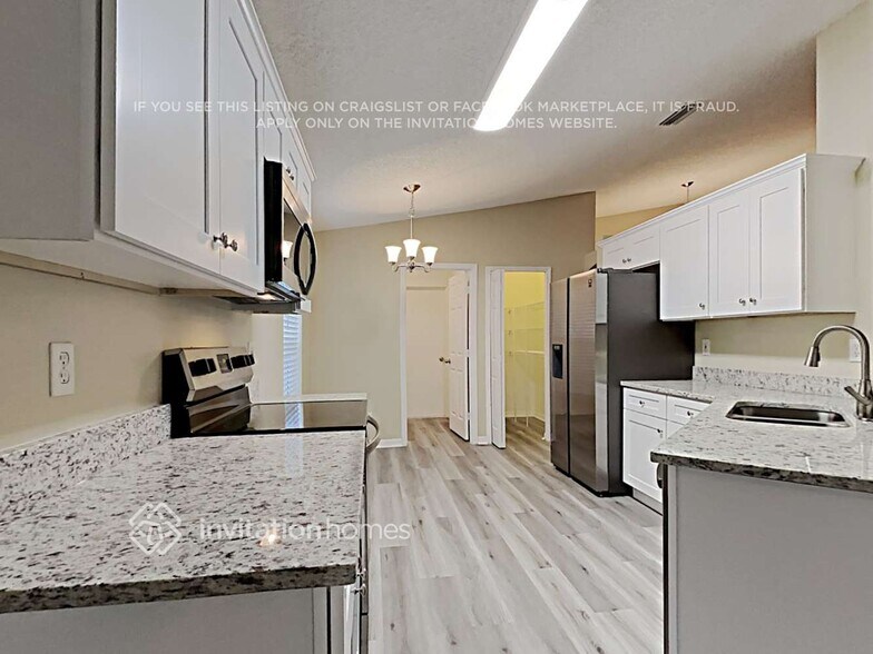Building Photo - 2394 Bayhill Dr