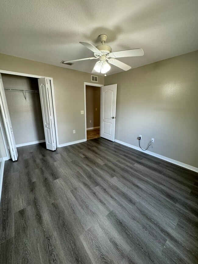 Building Photo - 361 Del Monte Rd