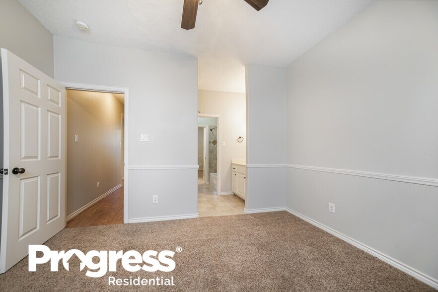 Building Photo - 16109 McQueen Rd