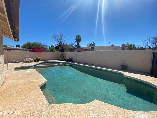 Building Photo - 405 E Huber St